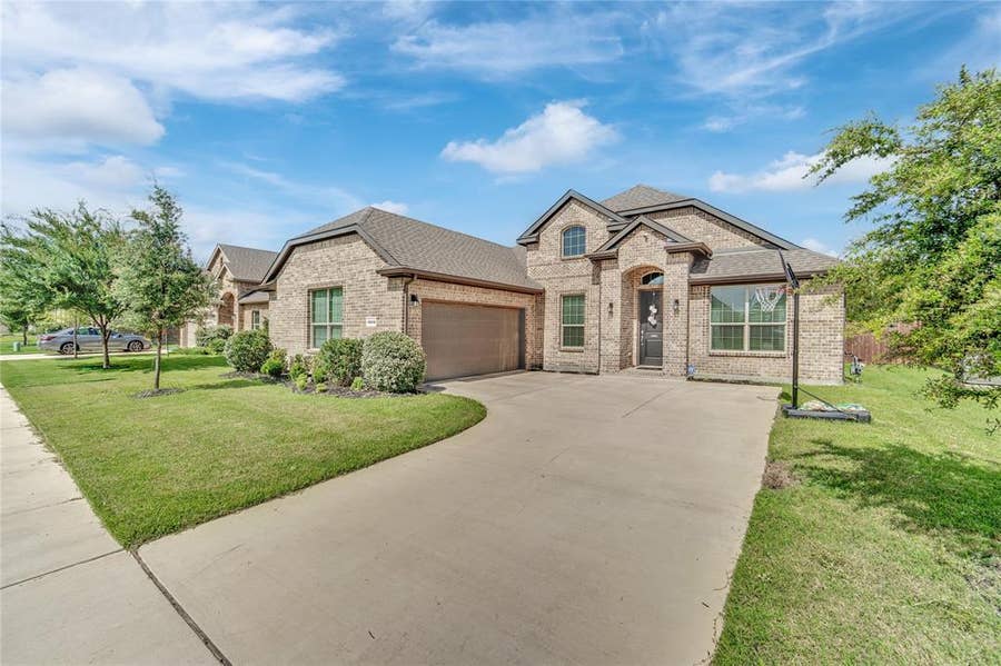 Property photo for 10619 Cherry Tree Way, Grand Prairie, TX