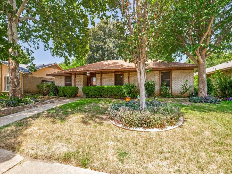 Property photo for 7133 Bayberry Lane, Dallas, TX