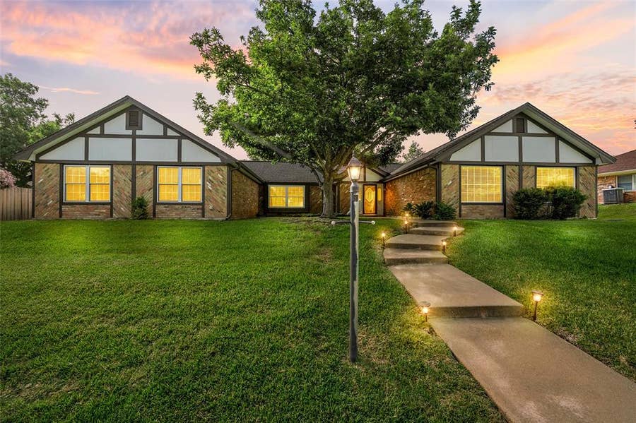 Property photo for 8202 Whippoorwill Drive, Woodway, TX