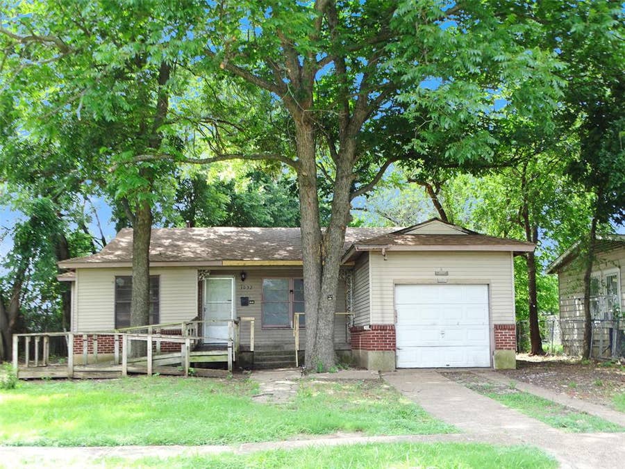 Property photo for 3032 Dahlia Drive, Dallas, TX