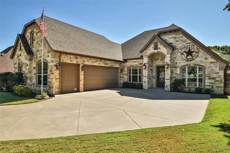Property photo for 9707 Trinity Court, Granbury, TX