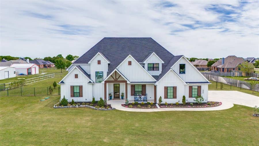 Property photo for 2255 County Road 377, Van Alstyne, TX