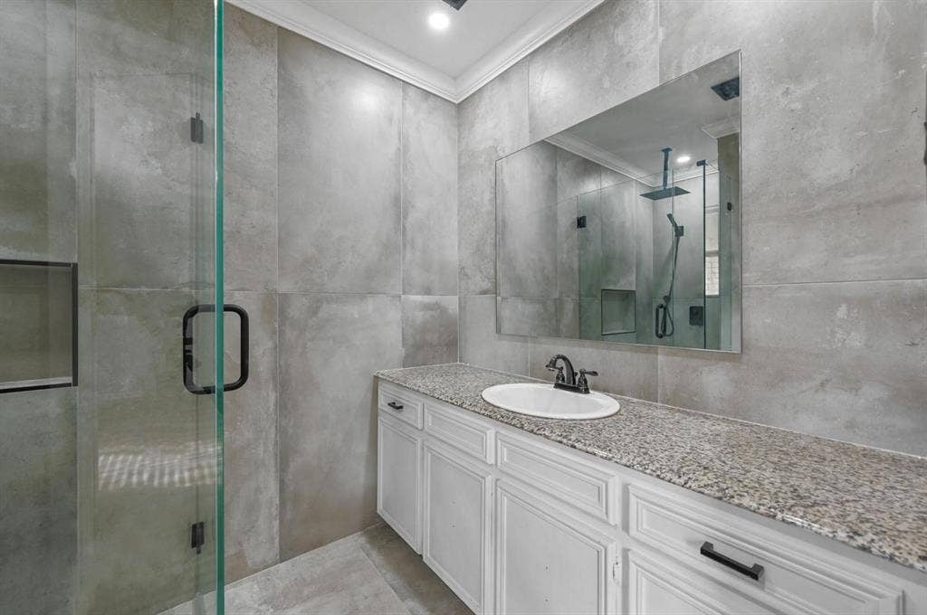 660 Springhill Drive, Hurst, TX 76054 660 Springhill Drive, Hurst, TX 76054