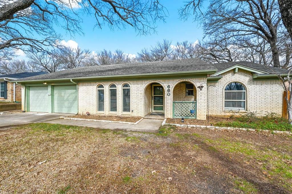 660 Springhill Drive, Hurst, TX 76054 660 Springhill Drive, Hurst, TX 76054