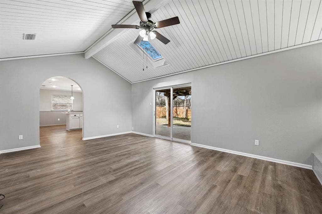 660 Springhill Drive, Hurst, TX 76054 660 Springhill Drive, Hurst, TX 76054