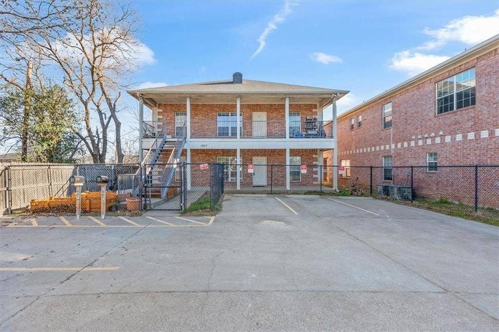 1907 S 17th Street, Waco, TX 76706 1907 S 17th Street, Waco, TX 76706