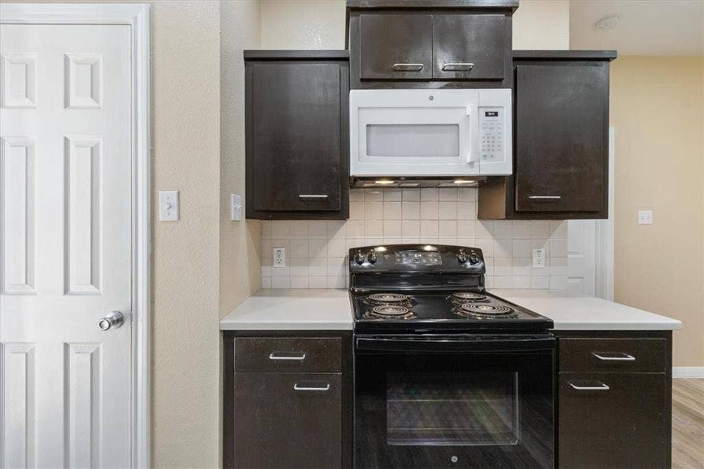 1907 S 17th Street, Waco, TX 76706 1907 S 17th Street, Waco, TX 76706
