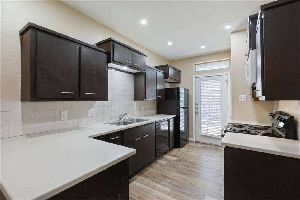 1907 S 17th Street, Waco, TX 76706 1907 S 17th Street, Waco, TX 76706
