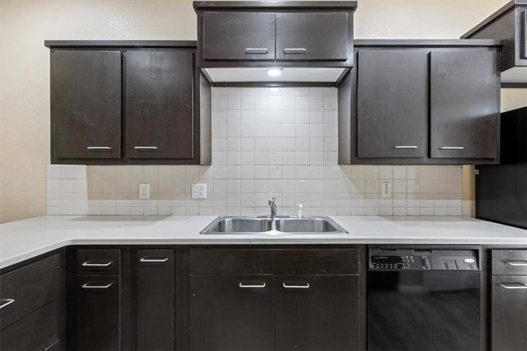 1907 S 17th Street, Waco, TX 76706 1907 S 17th Street, Waco, TX 76706