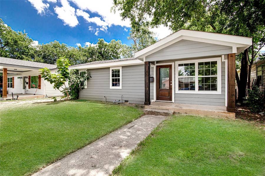 Property photo for 412 E Fogg Street, Fort Worth, TX