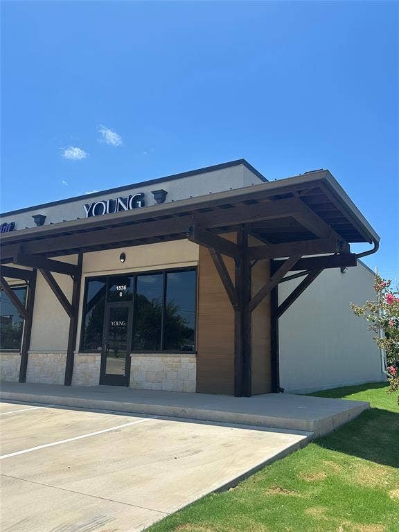 Property photo for 1836 N Plaza Drive, #B, Granbury, TX