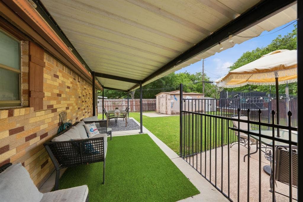 520 Thompson Drive, Saginaw, TX 76179 520 Thompson Drive, Saginaw, TX 76179