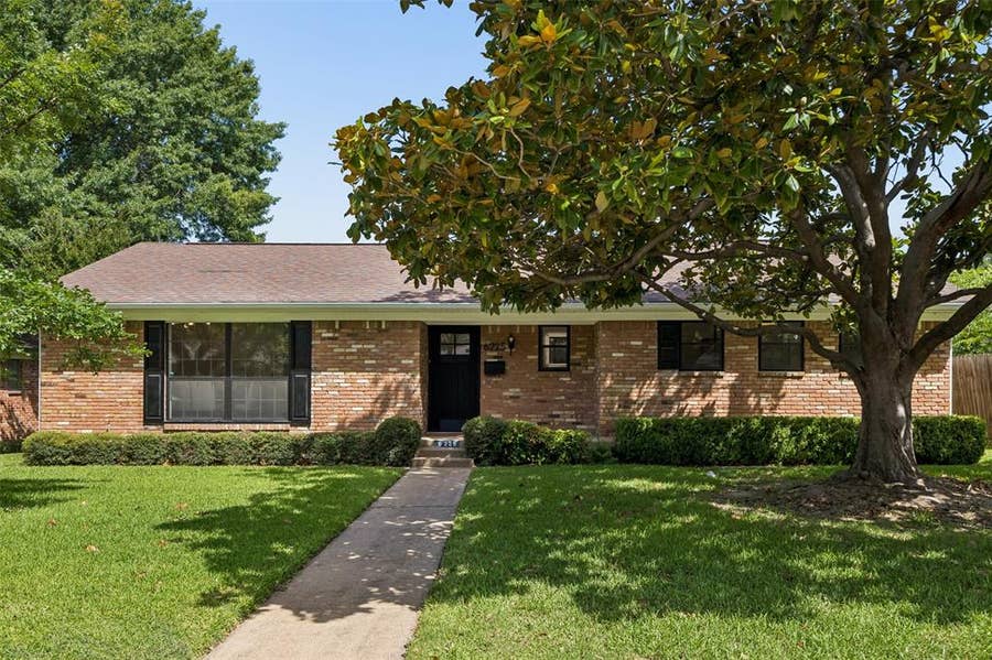 Property photo for 6225 N Jim Miller Road, Dallas, TX