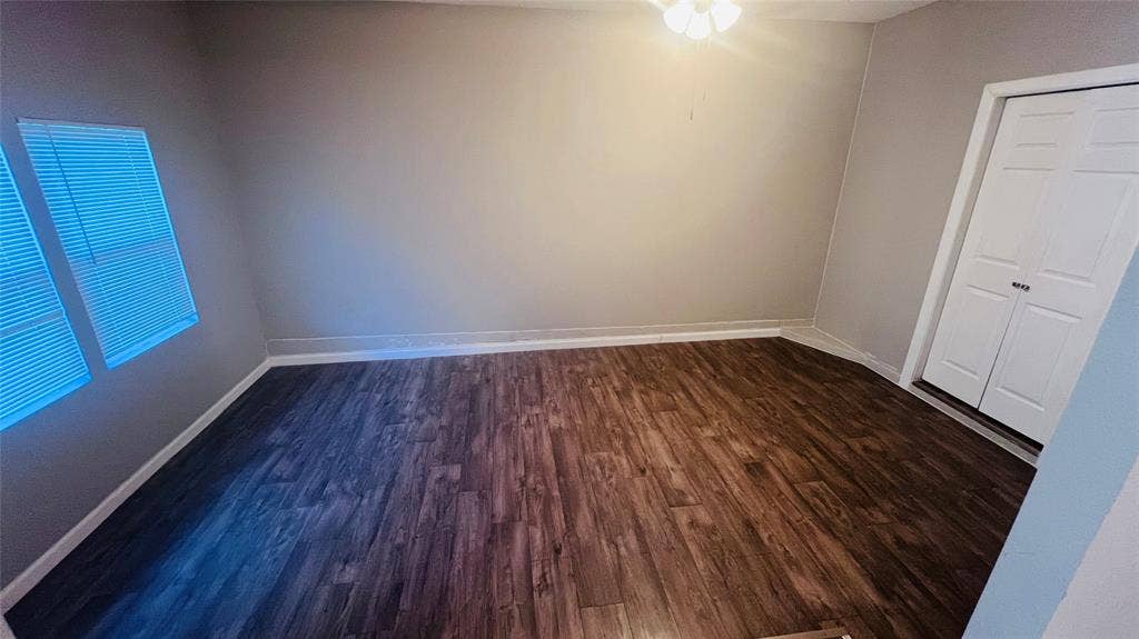 909 Laguna Drive, Denton, TX 76209 909 Laguna Drive, Denton, TX 76209