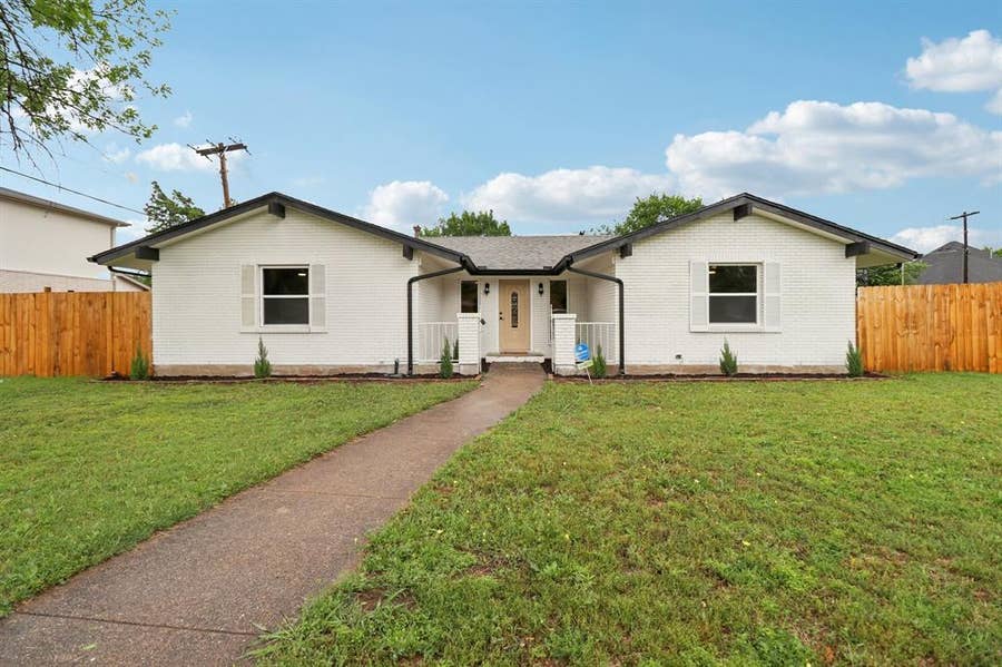 Property photo for 3818 Wenatche Drive, Dallas, TX