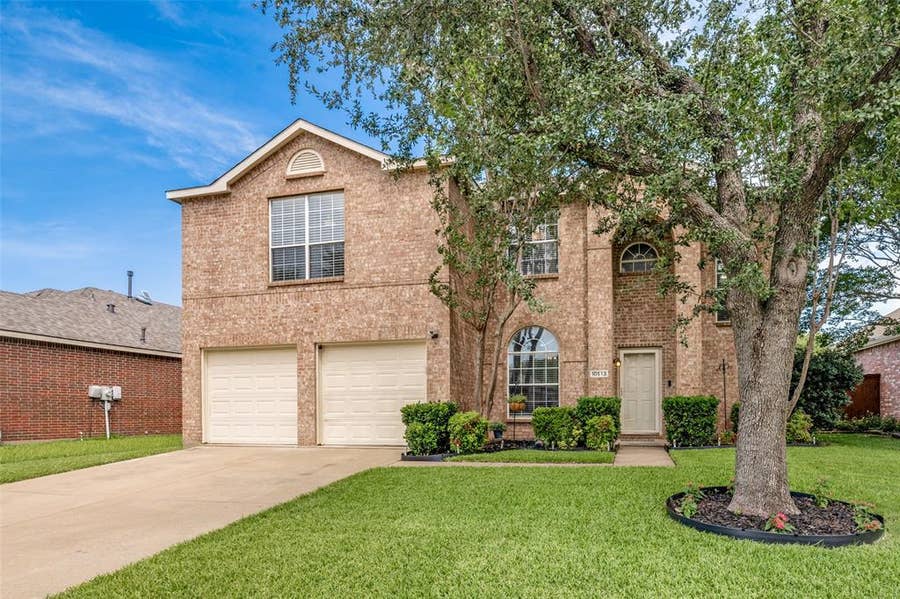 Property photo for 10513 Greenbriar Lane, Rowlett, TX