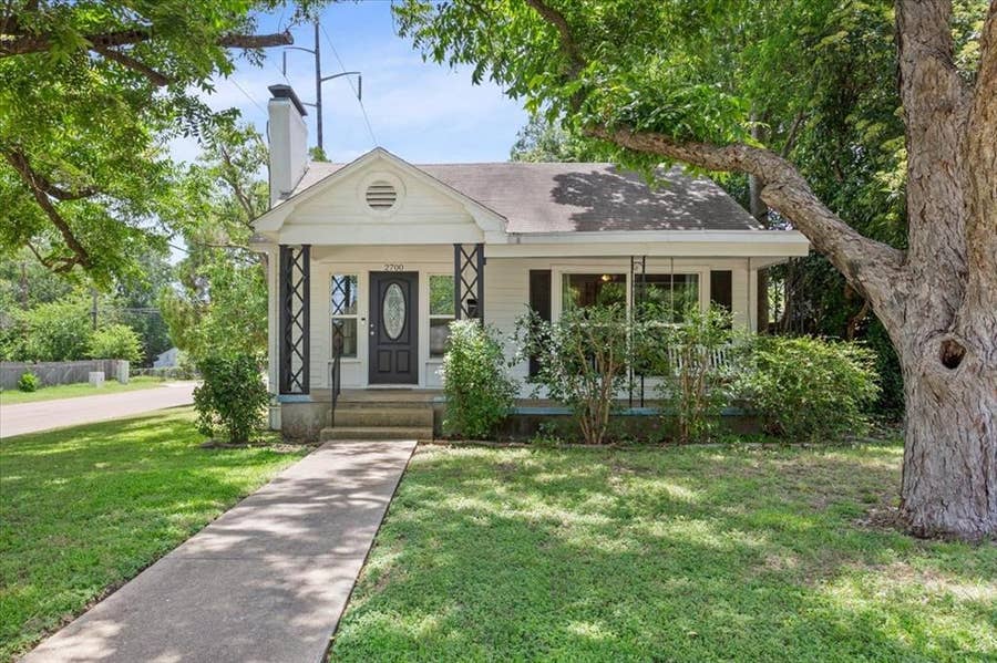 Property photo for 2700 Cumberland Avenue, Waco, TX