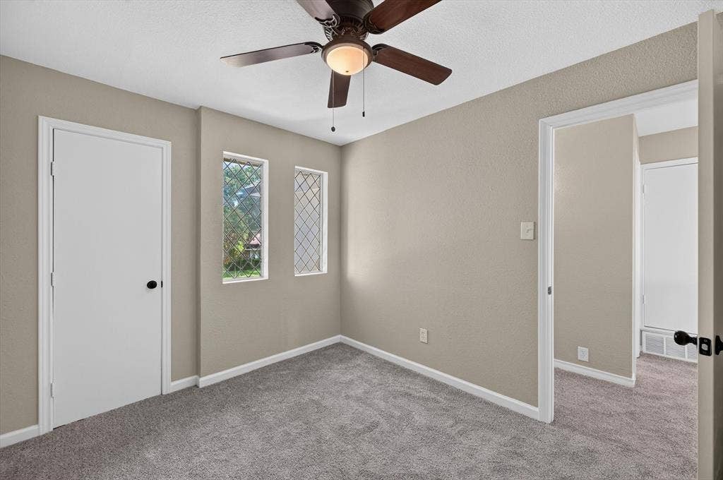 344 Woodbrook Drive, DeSoto, TX 75115