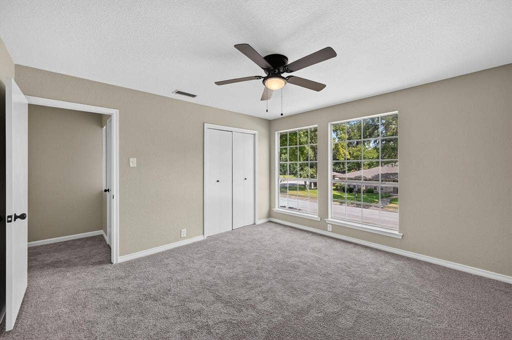 344 Woodbrook Drive, DeSoto, TX 75115