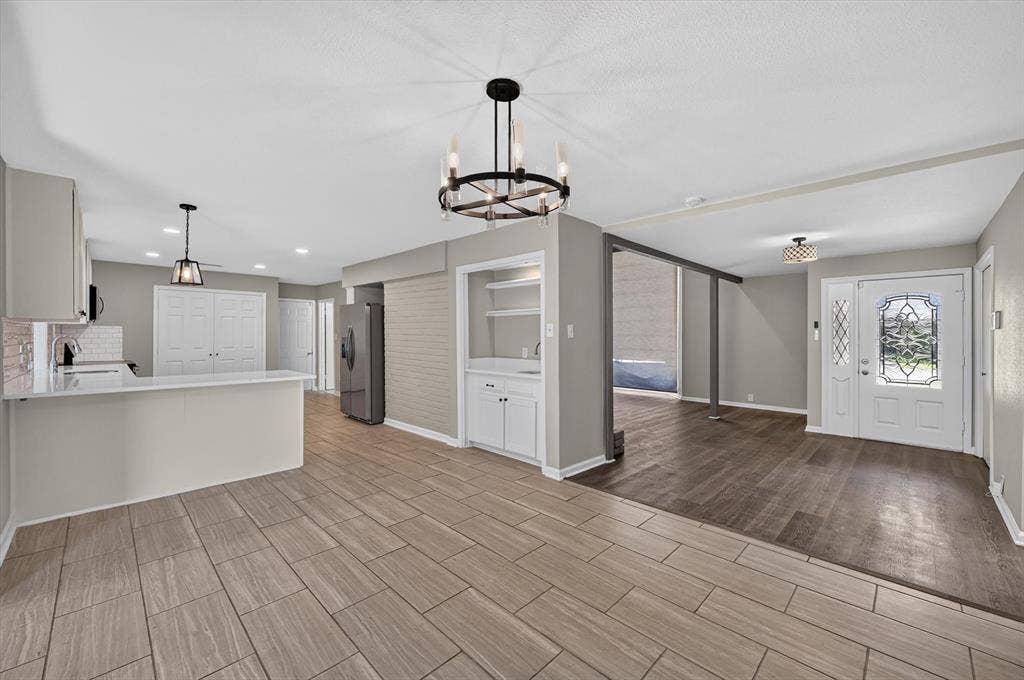 344 Woodbrook Drive, DeSoto, TX 75115