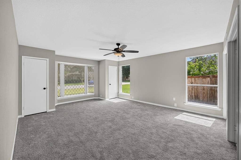 344 Woodbrook Drive, DeSoto, TX 75115