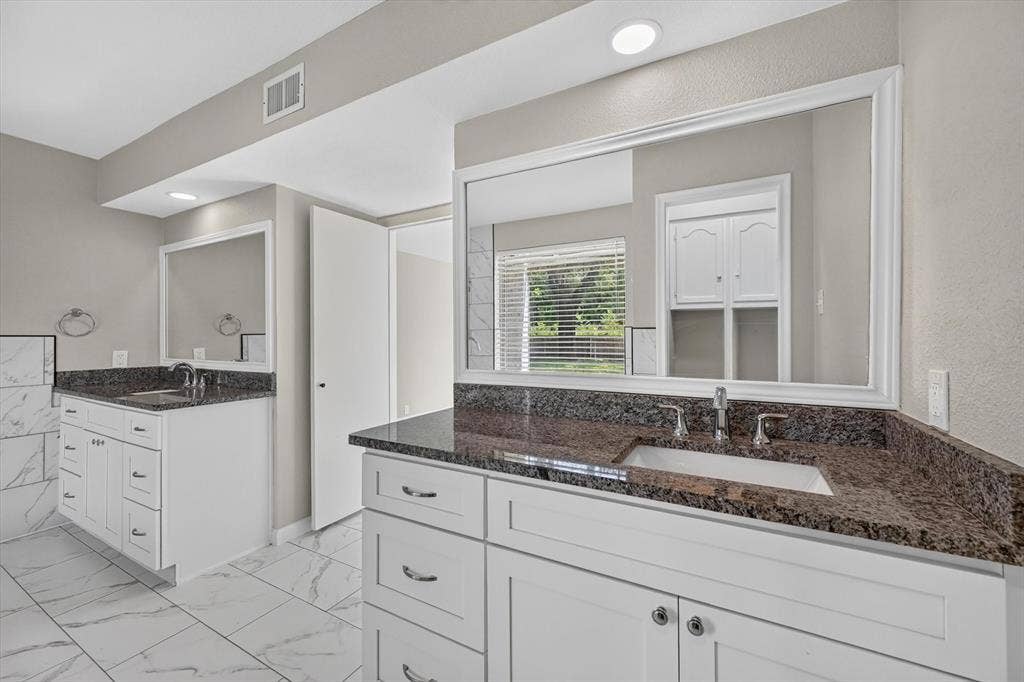 344 Woodbrook Drive, DeSoto, TX 75115