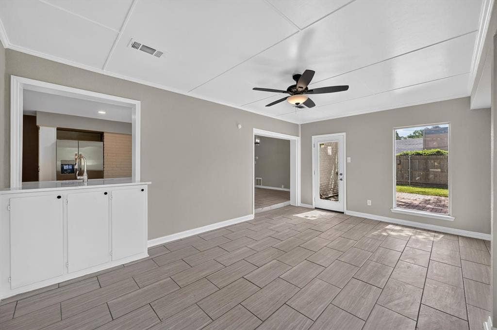 344 Woodbrook Drive, DeSoto, TX 75115