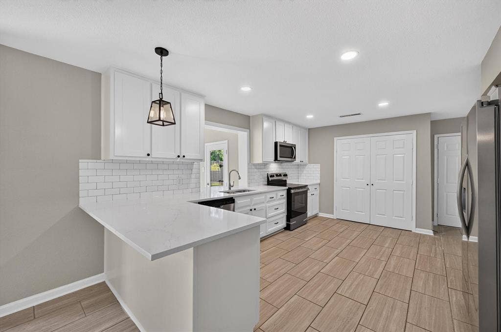 344 Woodbrook Drive, DeSoto, TX 75115
