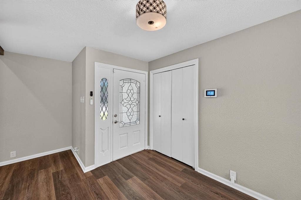 344 Woodbrook Drive, DeSoto, TX 75115