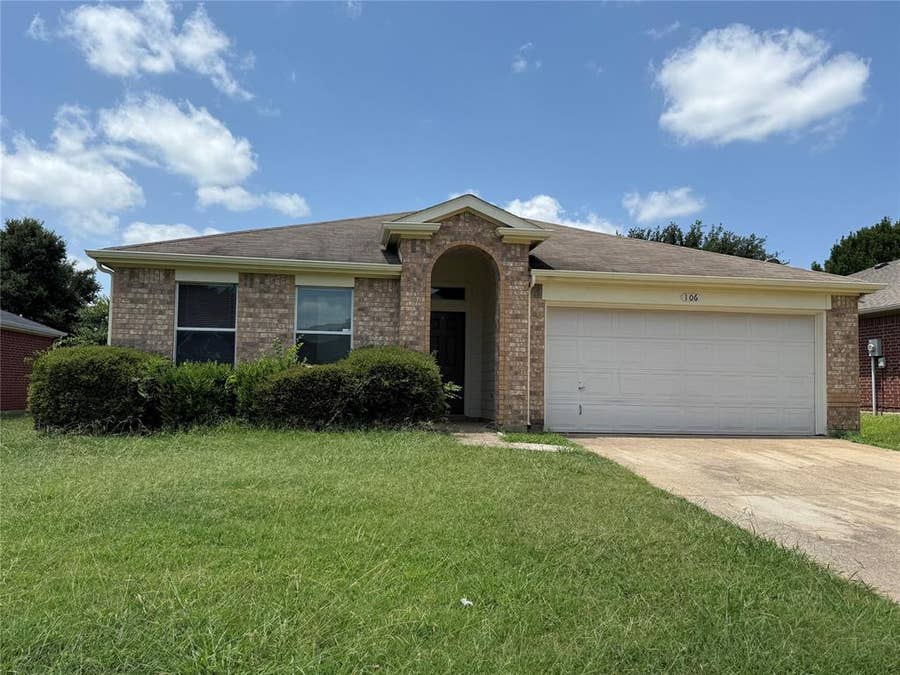 Property photo for 106 Oakhurst Drive, Seagoville, TX