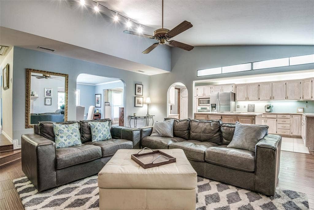 6607 Roundrock Road, Dallas, TX 75248 6607 Roundrock Road, Dallas, TX 75248