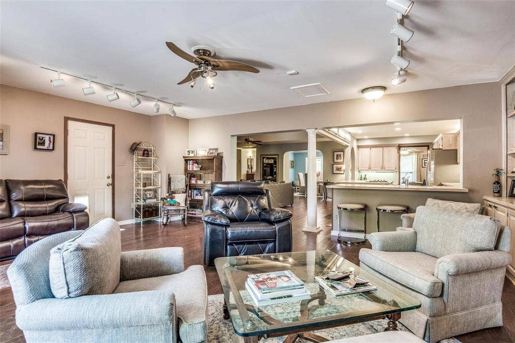 6607 Roundrock Road, Dallas, TX 75248 6607 Roundrock Road, Dallas, TX 75248