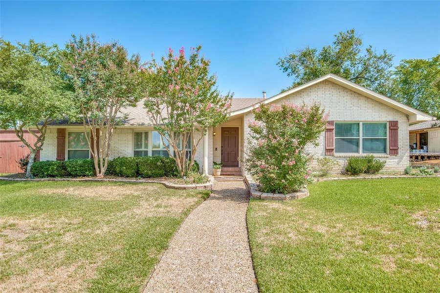 Property photo for 6607 Roundrock Road, Dallas, TX