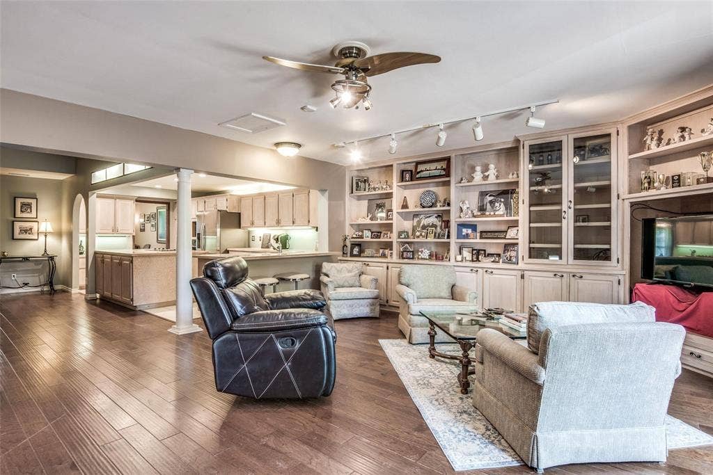 6607 Roundrock Road, Dallas, TX 75248 6607 Roundrock Road, Dallas, TX 75248