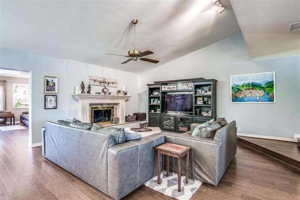 6607 Roundrock Road, Dallas, TX 75248 6607 Roundrock Road, Dallas, TX 75248
