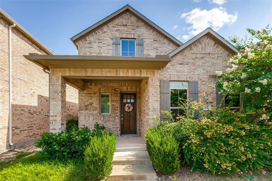 Property photo for 2510 Westbank Trail, Garland, TX