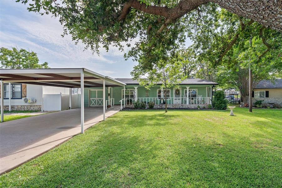 Property photo for 4517 Wildwood Circle, Granbury, TX