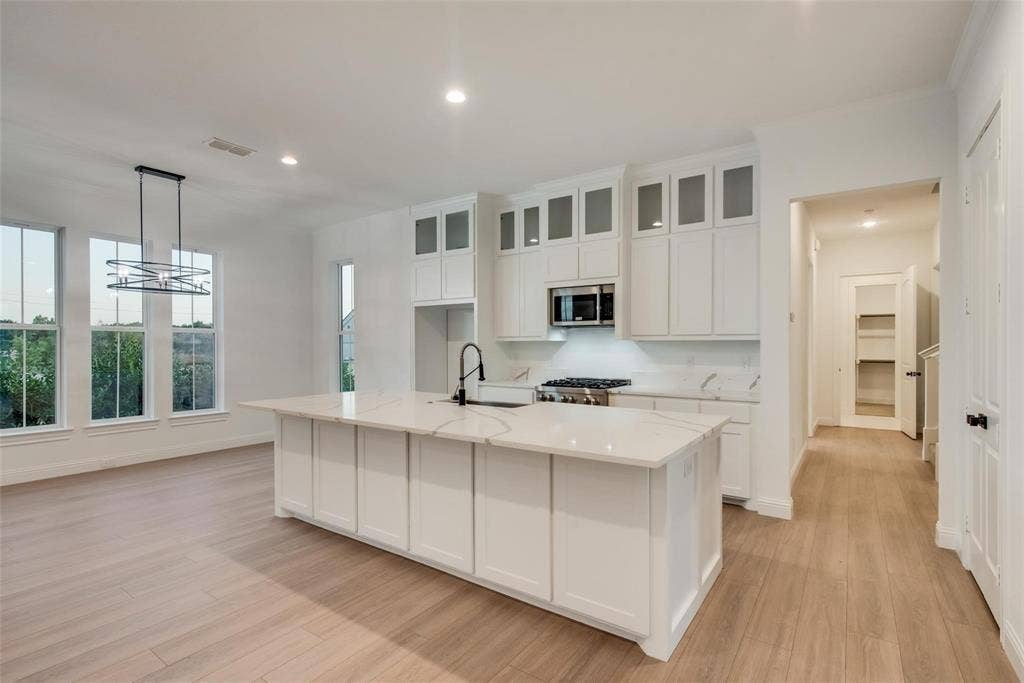 1203 Chapel Drive, Rockwall, TX 75032 1203 Chapel Drive, Rockwall, TX 75032