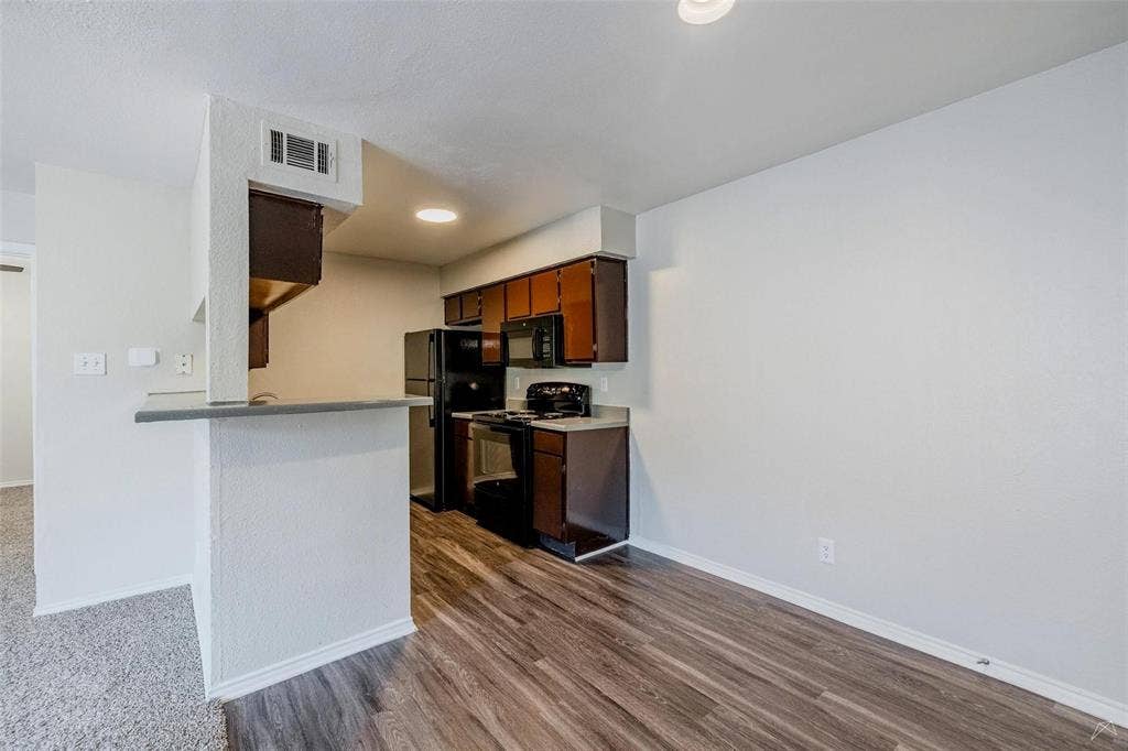 2809 W W William Cannon Drive, #A203, Austin, TX 78745 Up To 8 Weeks Free! Newly renovated units available!