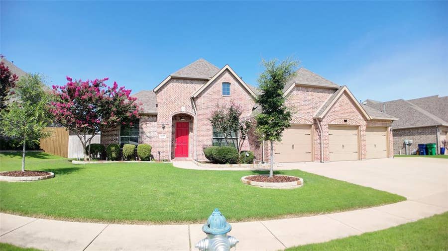 Property photo for 639 Stevenson Drive, Fate, TX