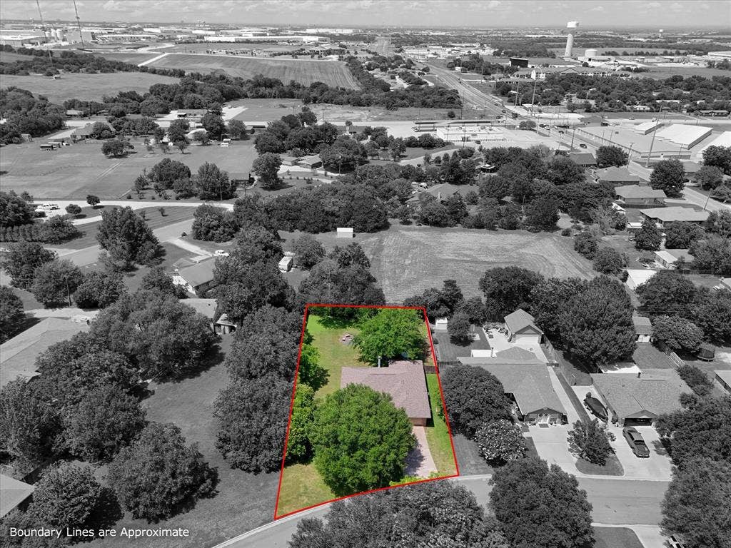 316 E Chapman Road, Hewitt, TX 76643 316 E Chapman Road, Hewitt, TX 76643