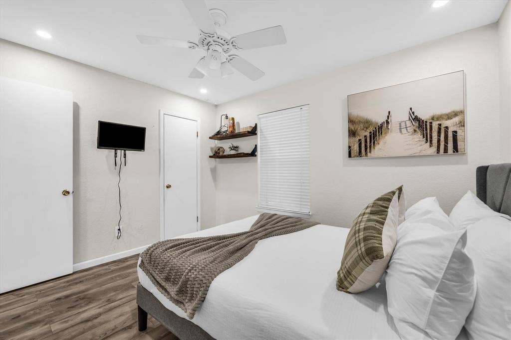 316 E Chapman Road, Hewitt, TX 76643 316 E Chapman Road, Hewitt, TX 76643
