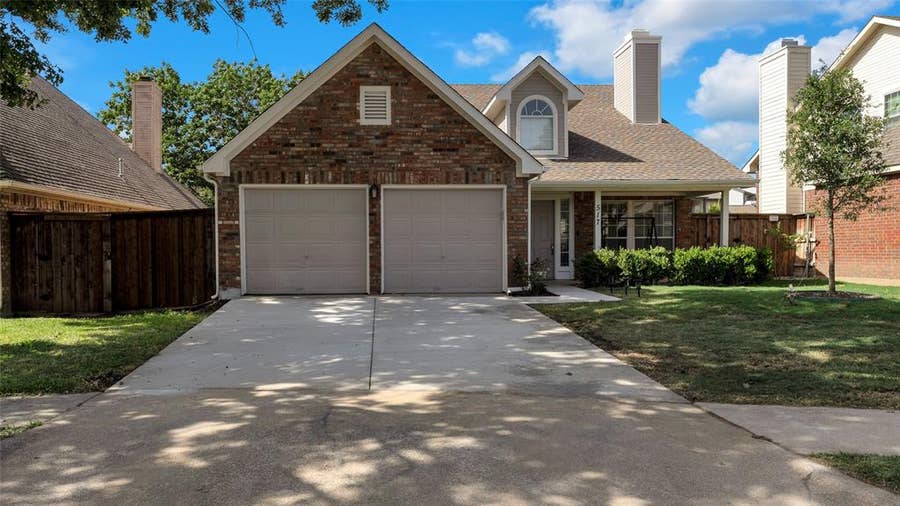 Property photo for 517 Las Cruces Drive, Irving, TX