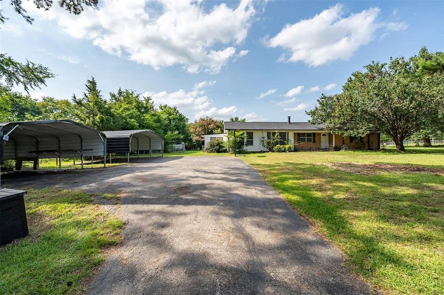Property photo for 19195 FM 3204, Brownsboro, TX