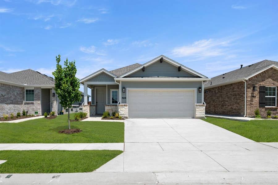 Property photo for 7408 Autumn Hill Drive, Denton, TX