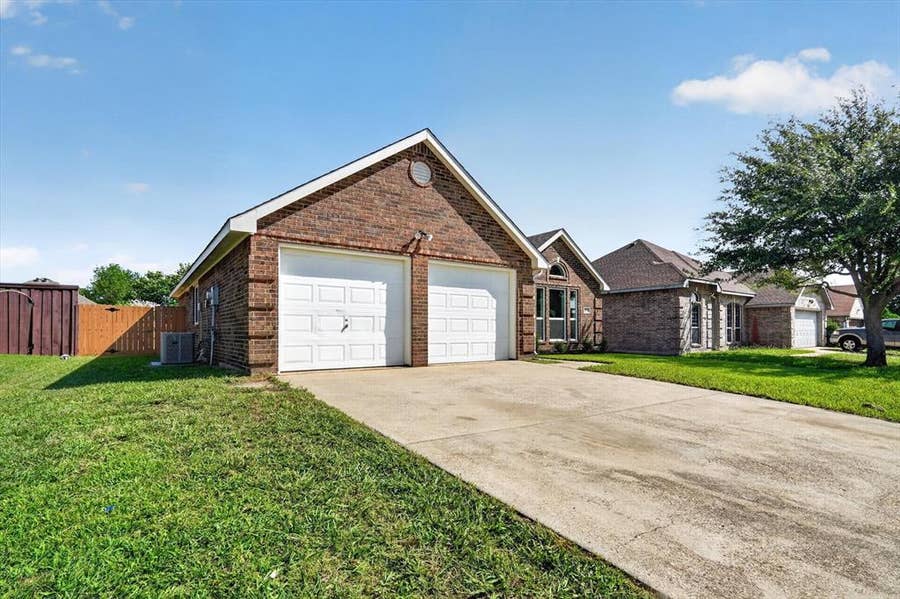 Property photo for 707 Fairview Avenue, Seagoville, TX