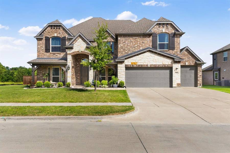 Property photo for 949 Gold Finch Lane, Forney, TX