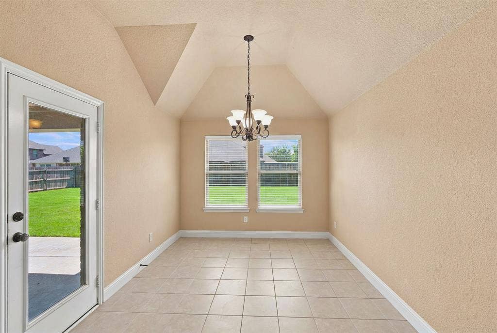 5610 Paradise Drive, Midlothian, TX 76065