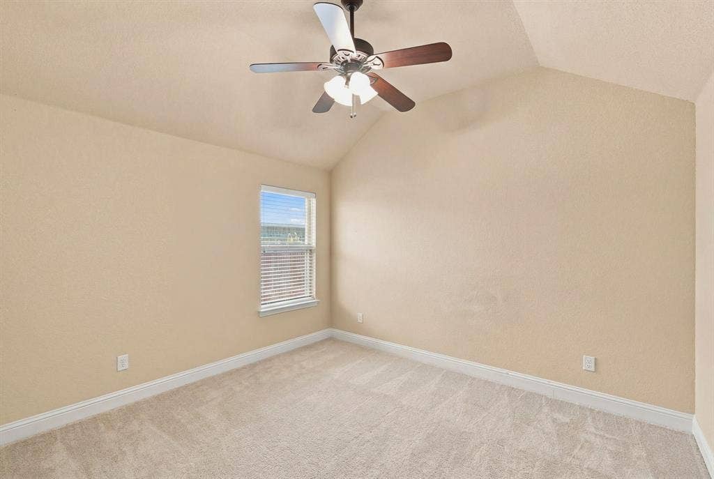 5610 Paradise Drive, Midlothian, TX 76065