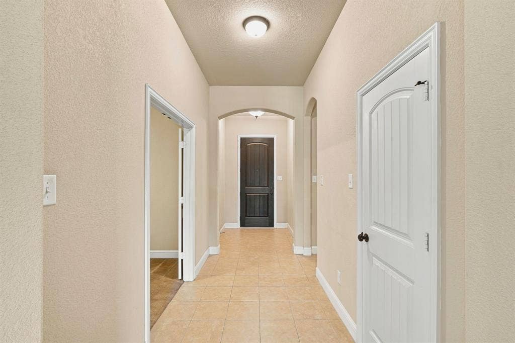 5610 Paradise Drive, Midlothian, TX 76065